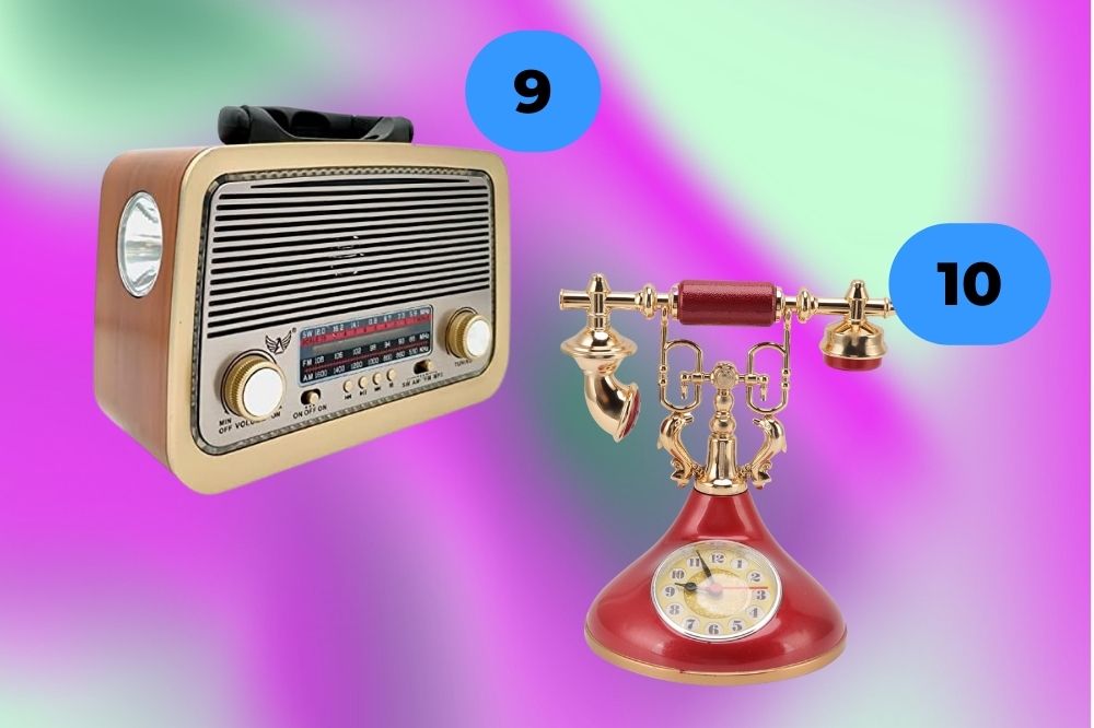 Rádio Vintage e relógio em formato de telefone antigo