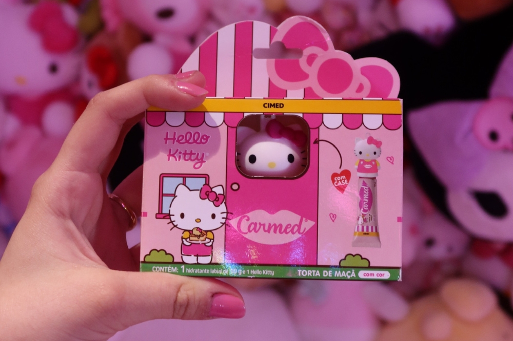 Hello Kitty e Carmed lançam hidratante labial