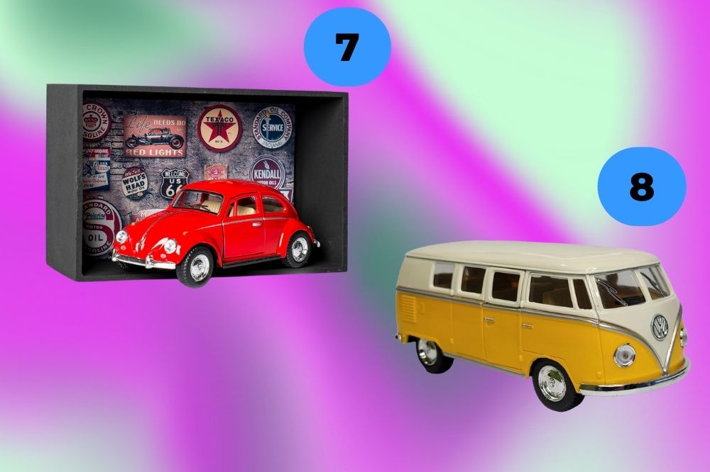 fusca vermelho de brinquedo e kombi amarela em miniatura 