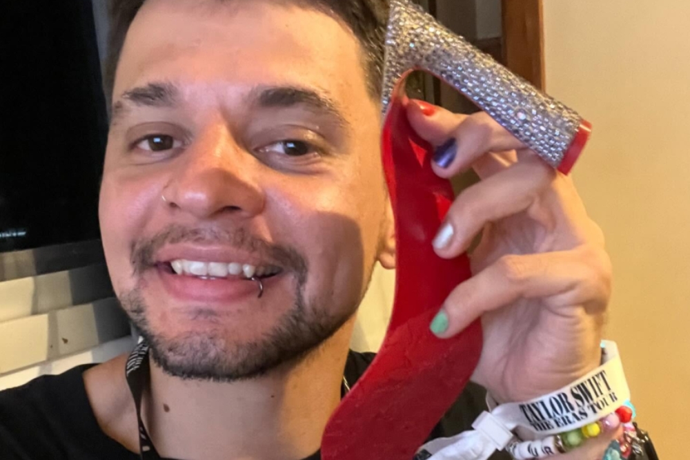 Felipe Conrado pegou salto quebrado de Taylor Swift durante show da The Eras Tour no Brasil