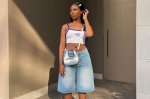 35 ideias de looks com ‘jorts’, a bermuda jeans perfeita para o verão