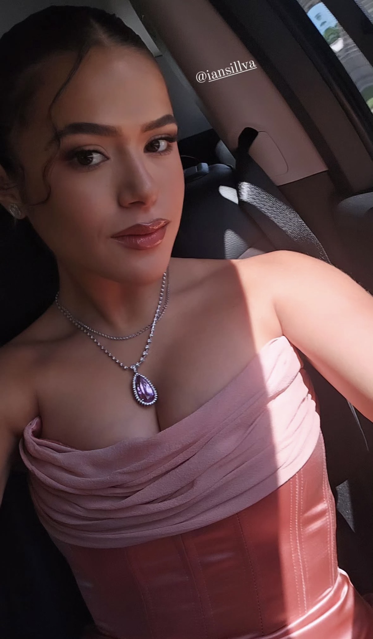 Look de madrinha de Maisa Silva em casamento de Larissa Manoela e André Luiz Frambach