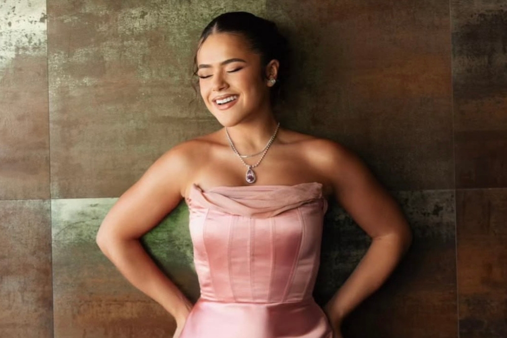 Look de madrinha de Maisa Silva em casamento de Larissa Manoela e André Luiz Frambach