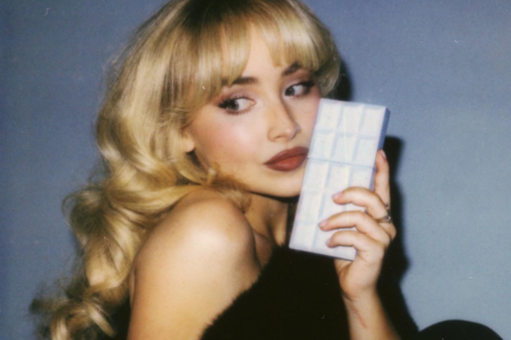Sabrina Carpenter lança perfume 'Me Espresso' em parceria com a marca Beauty Scent