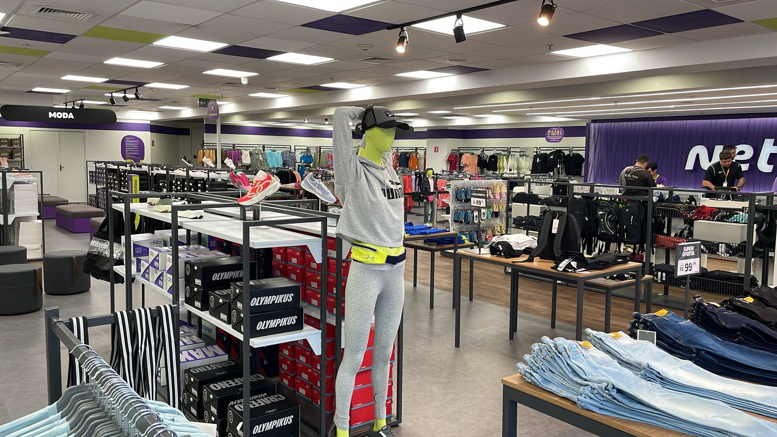 Nova loja outlet – 2025 Recentemente a Netshoes inaugurou seu primeiro outlet, levando a experiência do online para o varejo físico. Localizado dentro da loja do Magazine Luiza na Marginal Tietê, em São Paulo