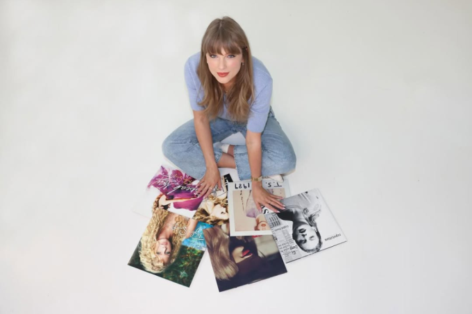 TAYLOR SWIFT COMPROU SEUS ÁLBUNS