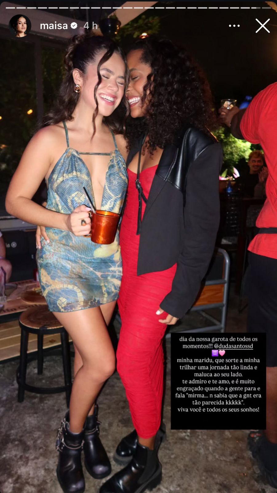 Maisa abusa de tendências para compor looks no aniversário Maisa Silva ao lado da atriz Duda Santos em sua festa de aniversário