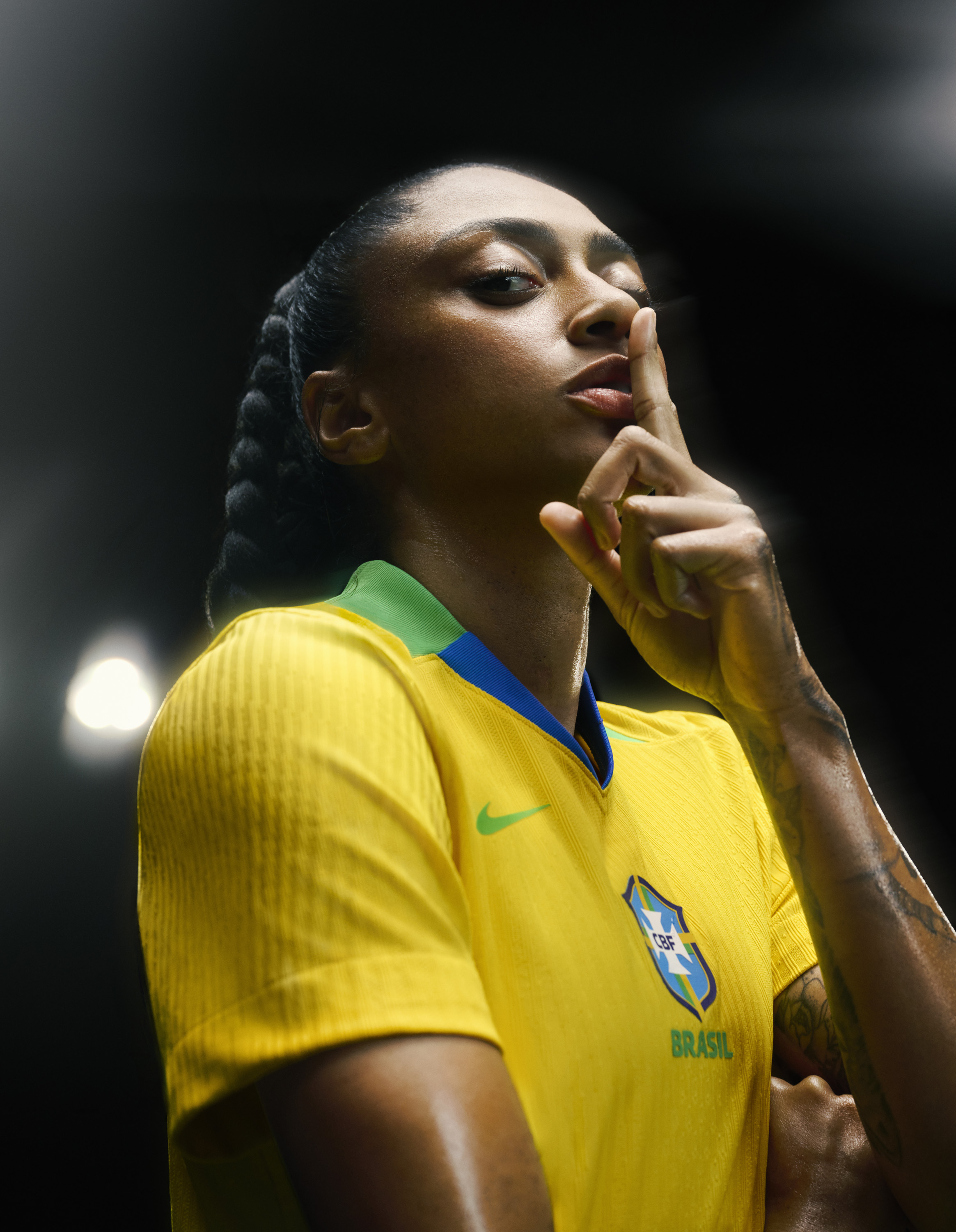kerolin-uniforme-seleção-brasileira-futebol-nike Jogadora Kerolin usa novo uniforme da seleção brasileira de futebol feminino