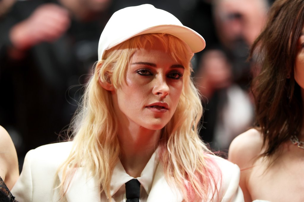 Kristen Stewart na première de 'Bono: Stories Of Surrender' no Festival de Cannes