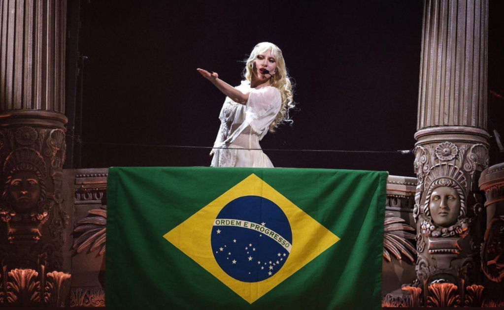 lady gaga emocionada brasil
