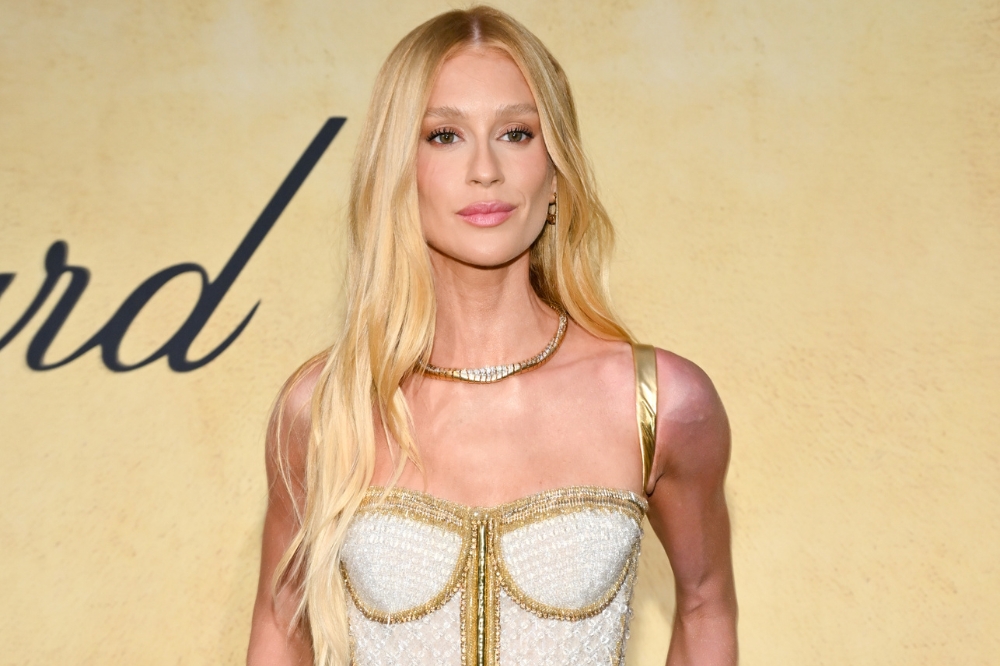 Marina Ruy Barbosa no amfAR Gala no Festival de Cannes