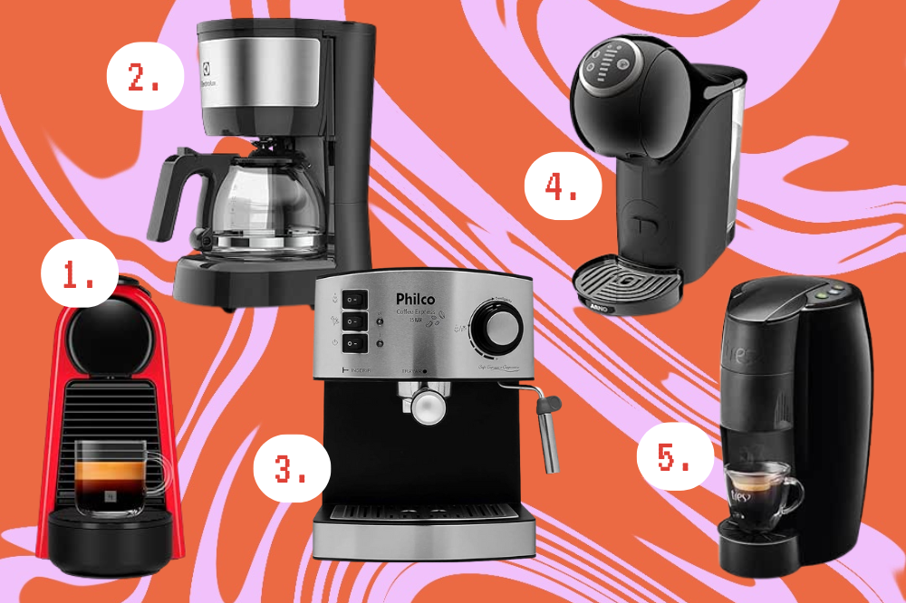 O que você precisa para montar uma cafeteria em casa Imagem de diversas cafeteiras elétricas e uma de pressão.