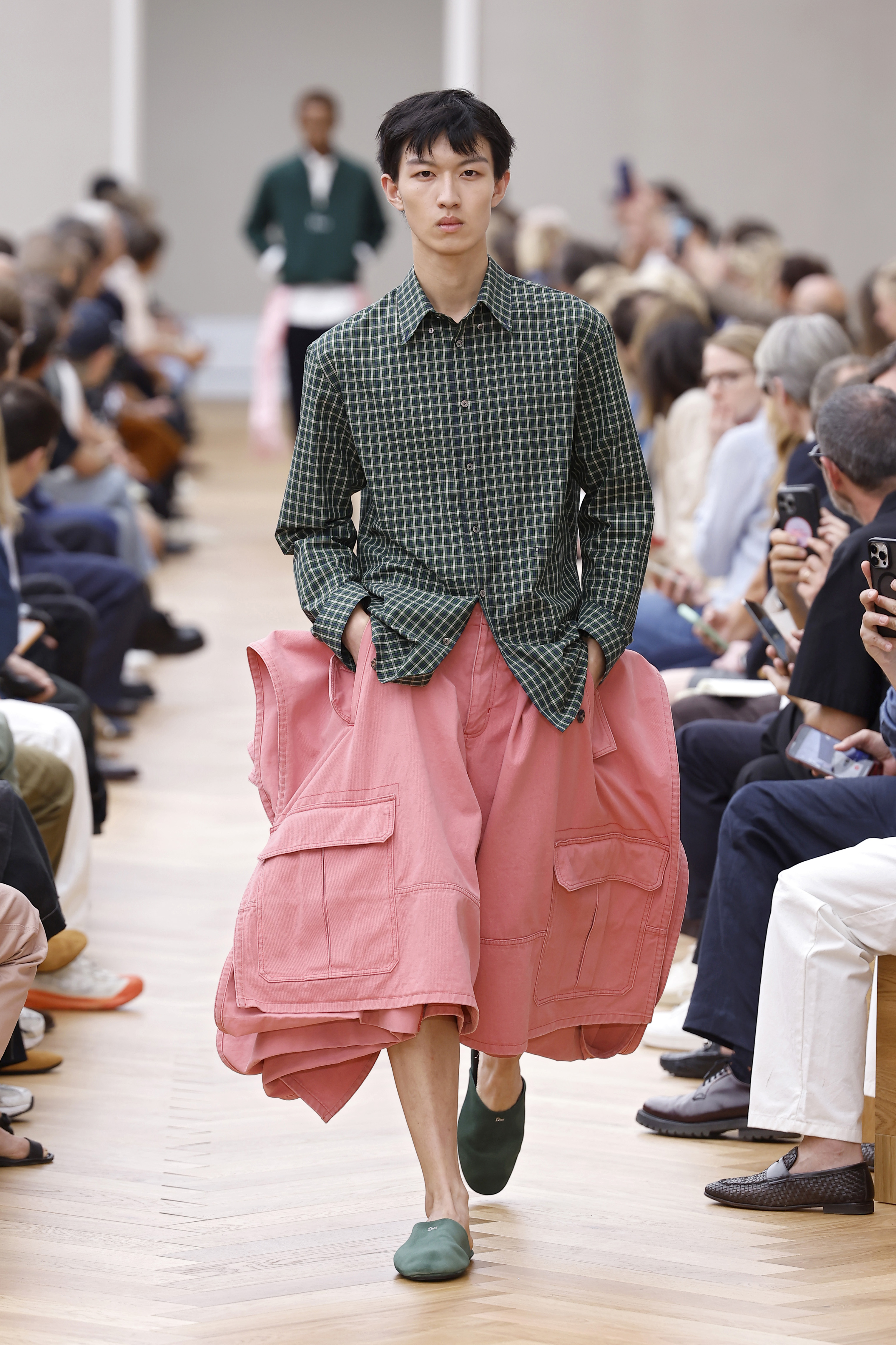 Dior Homme: Runway – Paris Fashion Week – Menswear Spring/Summer 2026 Desfile de estreia do Jonathan Anderson à frente da Dior na semana de moda masculina de Paris