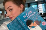 Lili Reinhart é anunciada como protagonista do filme de A Hipótese do Amor