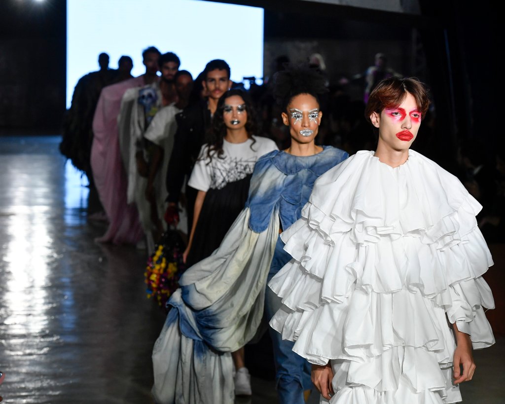 Desfile de Lucas Caslú na Casa de Criadores 56