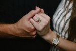 Anel de noivado milionário de Taylor Swift foi cocriado por Travis Kelce
