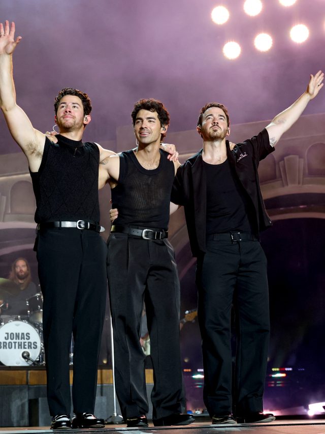 Jonas Brothers: JONAS20 Greetings From Your Hometown Tour Kick Off – New Jersey