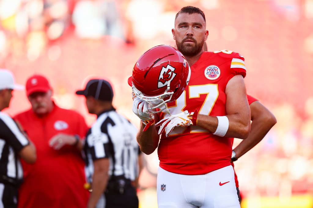 Travis Kelce está a caminho do Brasil para jogo da NFL; veja imagens |  Capricho