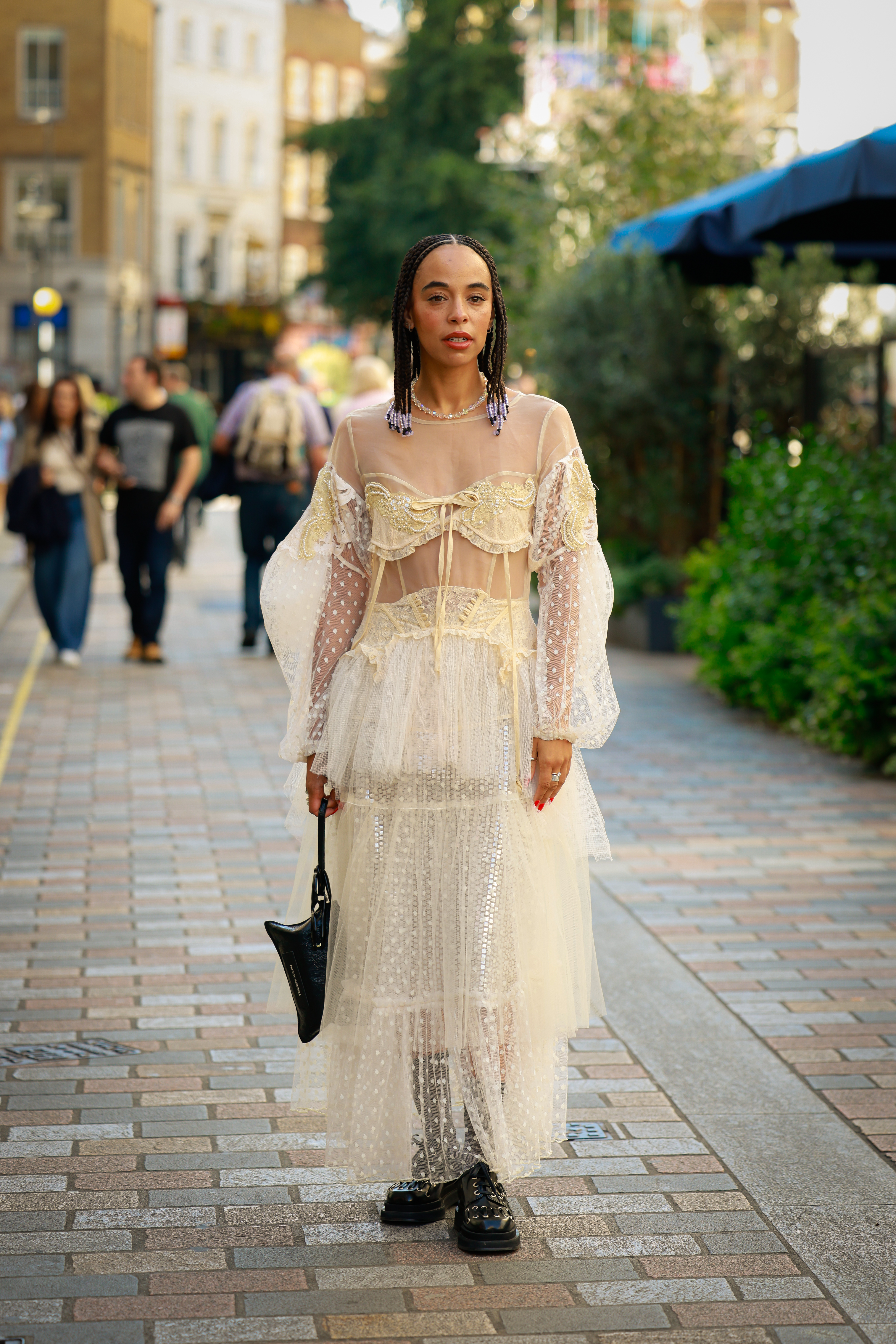 Street Style – LFW September 2025 – Day Two Rebeka Prance no street style da temporada de primavera-verão 2026 na semana de moda de Londres