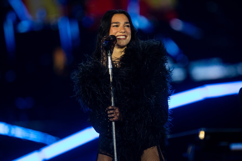 Dua Lipa em show da Radical Optimism Tour em Buenos Aires, na Argentina