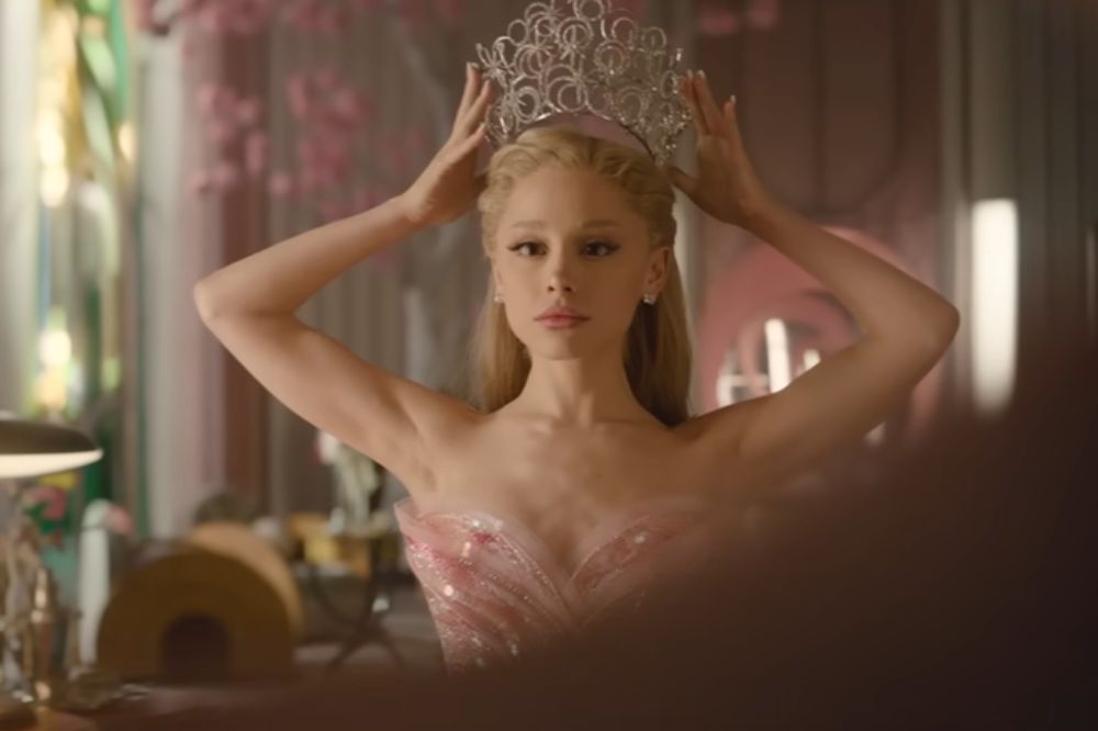 Ariana Grande como Glinda em Wicked: Parte II