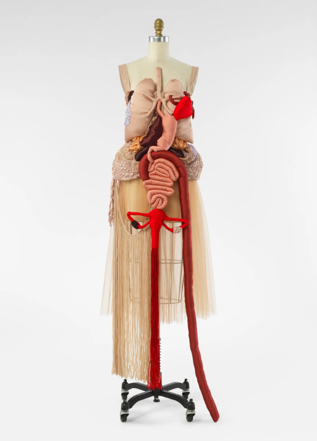 Look da estilista brasileira Renata Buzzo que estará na exposição 'Costume Art', do Met