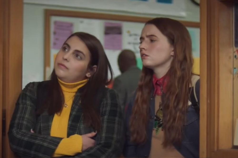 Beanie Feldstein e Kaitlyn Dever