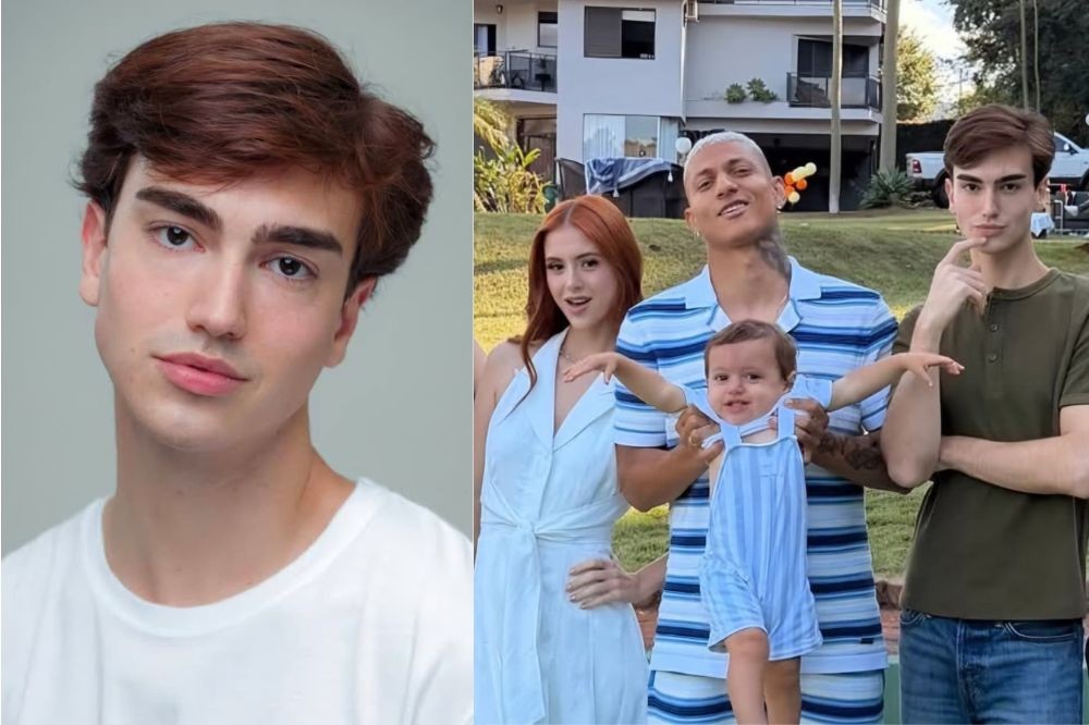 À esquerda, um jovem de cabelo castanho avermelhado e camiseta branca sorri levemente. À direita, uma família posa ao ar livre: uma mulher ruiva de vestido branco, um homem loiro tatuado segurando um bebê sorridente de macacão azul, e um adolescente de camiseta verde e jeans, com a mão no queixo. Ao fundo, uma casa e vegetação
