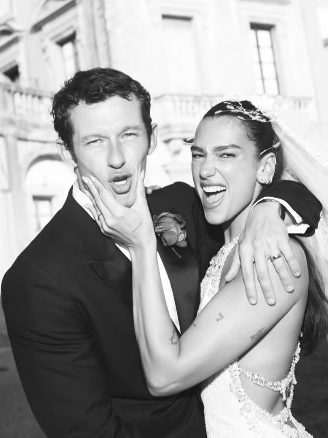 Dua Lipa e Callum Turner nas primeiras imagens da cerimônia de casamento compartilhadas nas redes sociais nesta manhã.