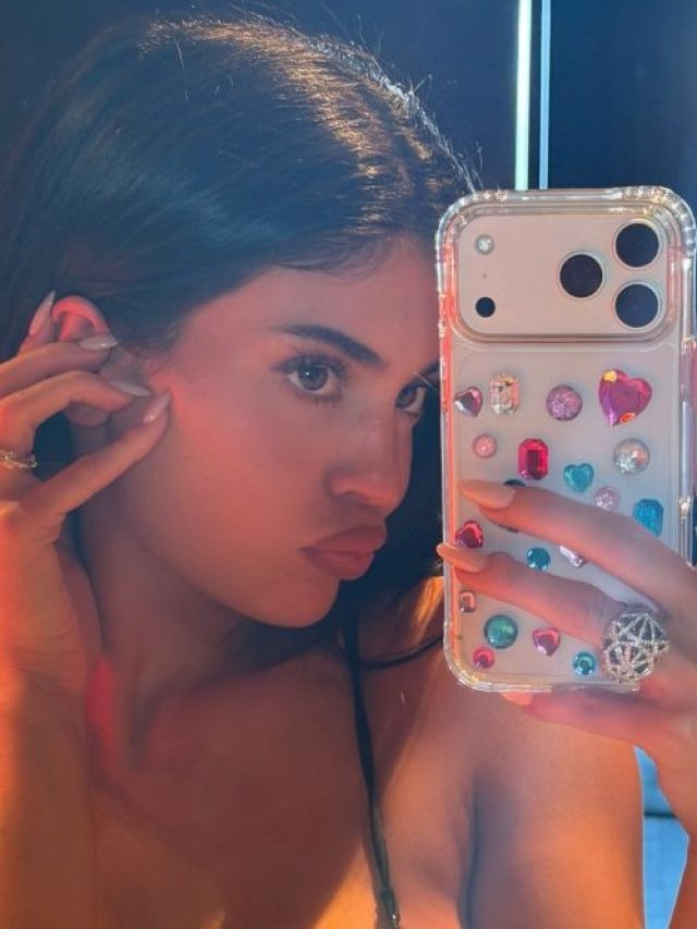 cropped-kylie-jenner-strass-brilho-capinha-do-celular.jpg