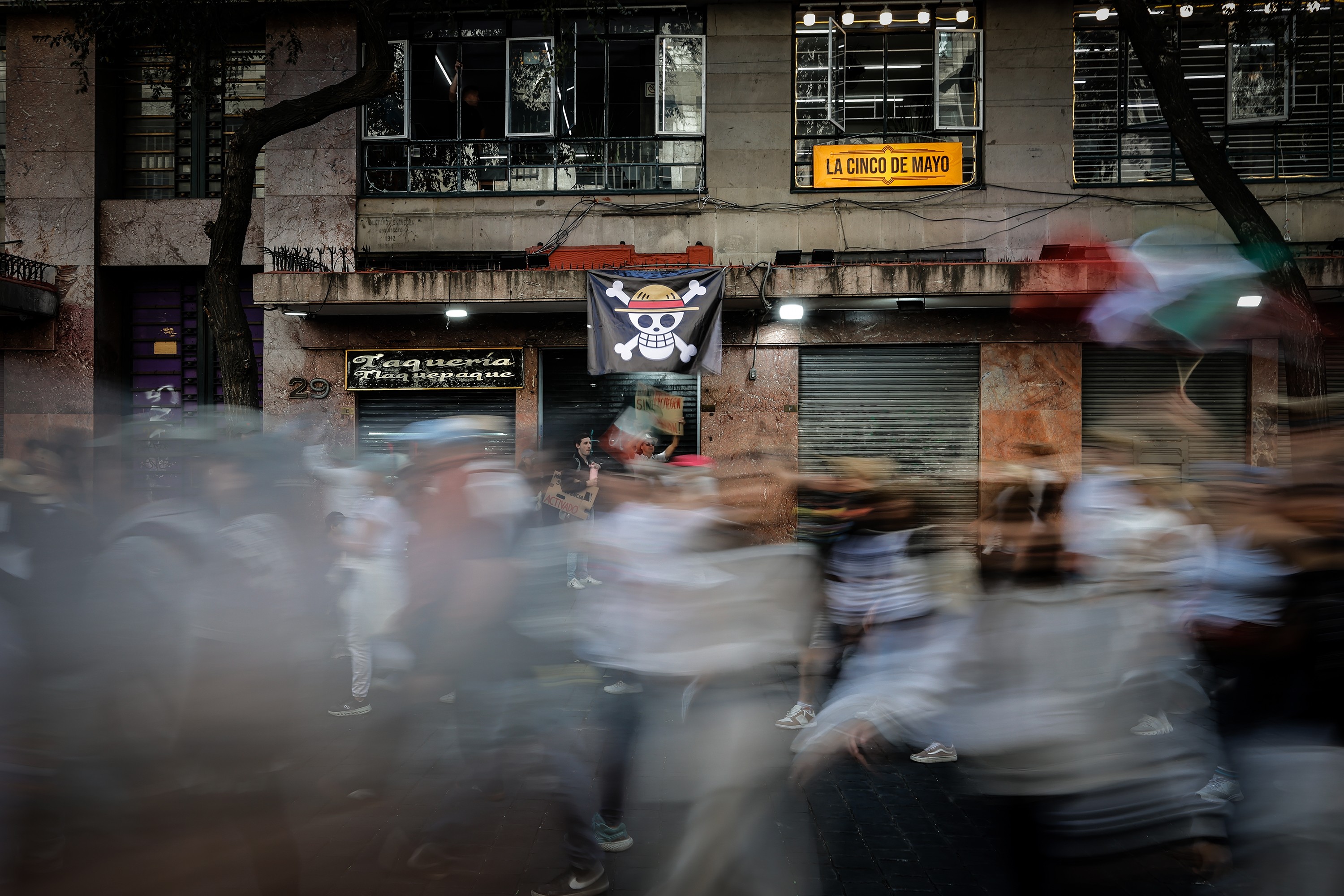 Por que a bandeira de ‘One Piece’ aparece em protestos pelo mundo